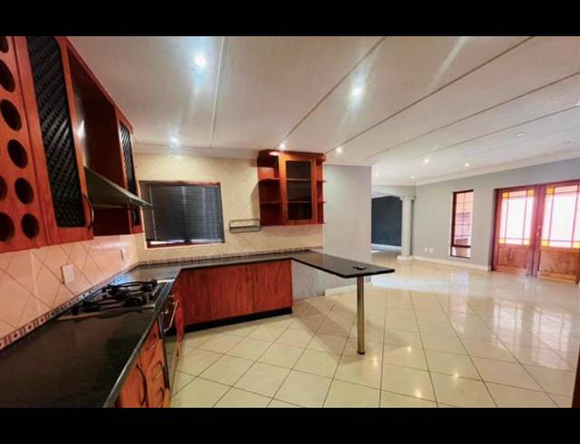 4 BEDROOM HOUSE FOR SALE IN BOSKRUIN